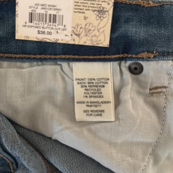 Mudd size 10/12 distressed high rise button up jean shorts - Picture 8 of 9